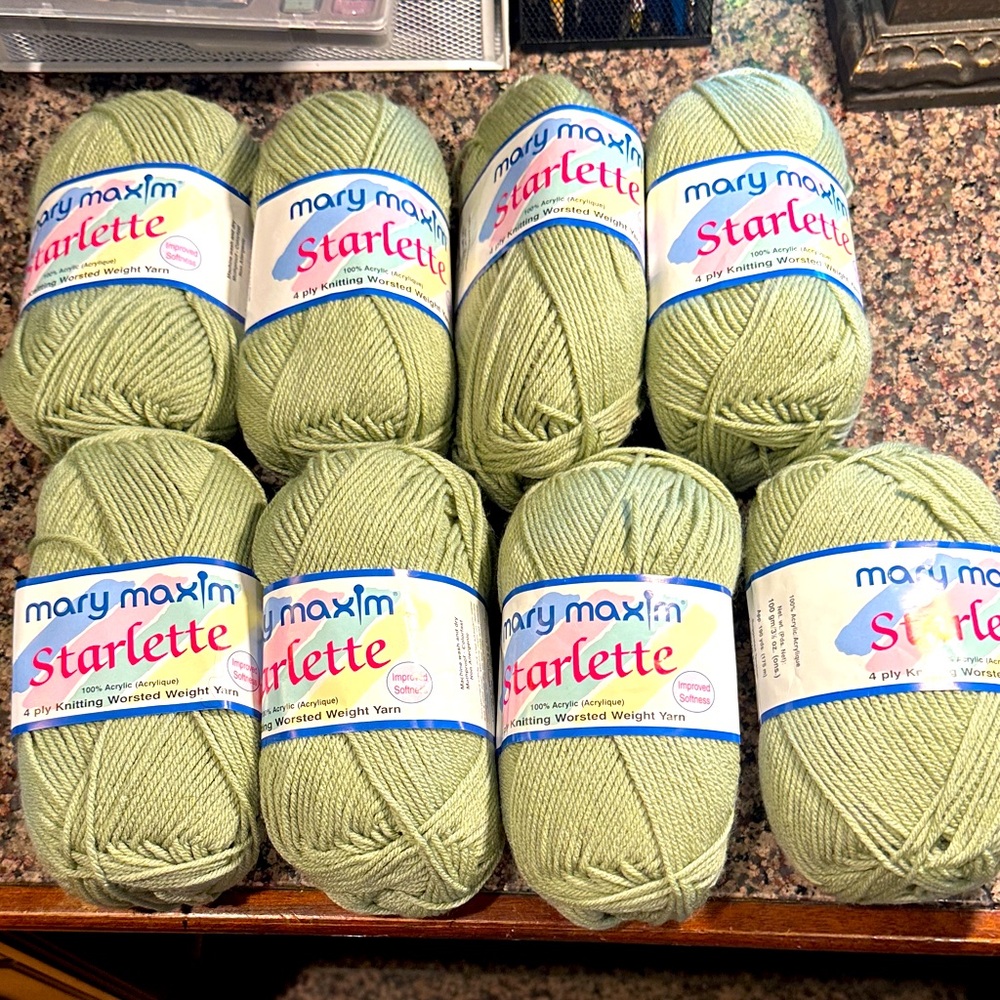 NWT Mary Maxim Starlette Yarn in Light Green, 8 skeins